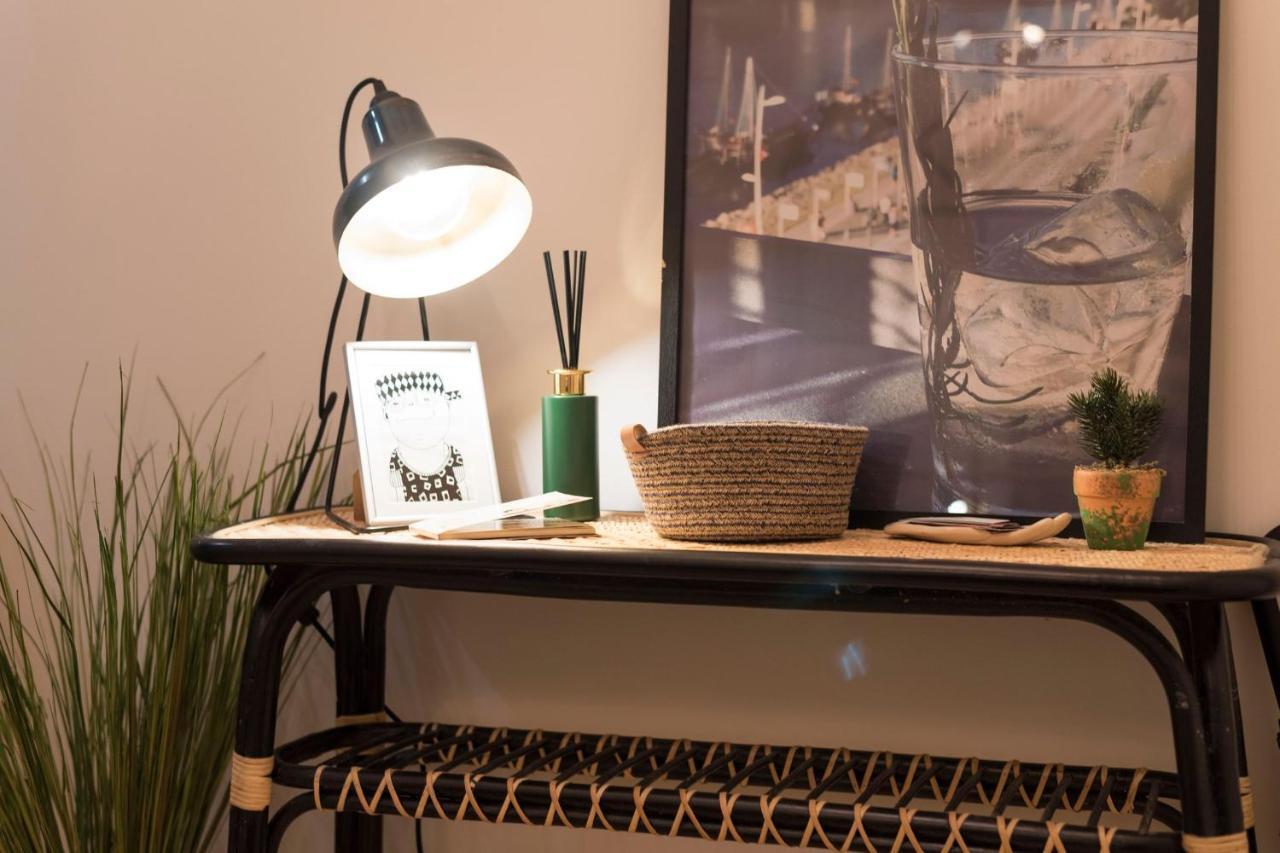 Lovelystay - Peaceful Living W/ Backyard Apartment Porto
