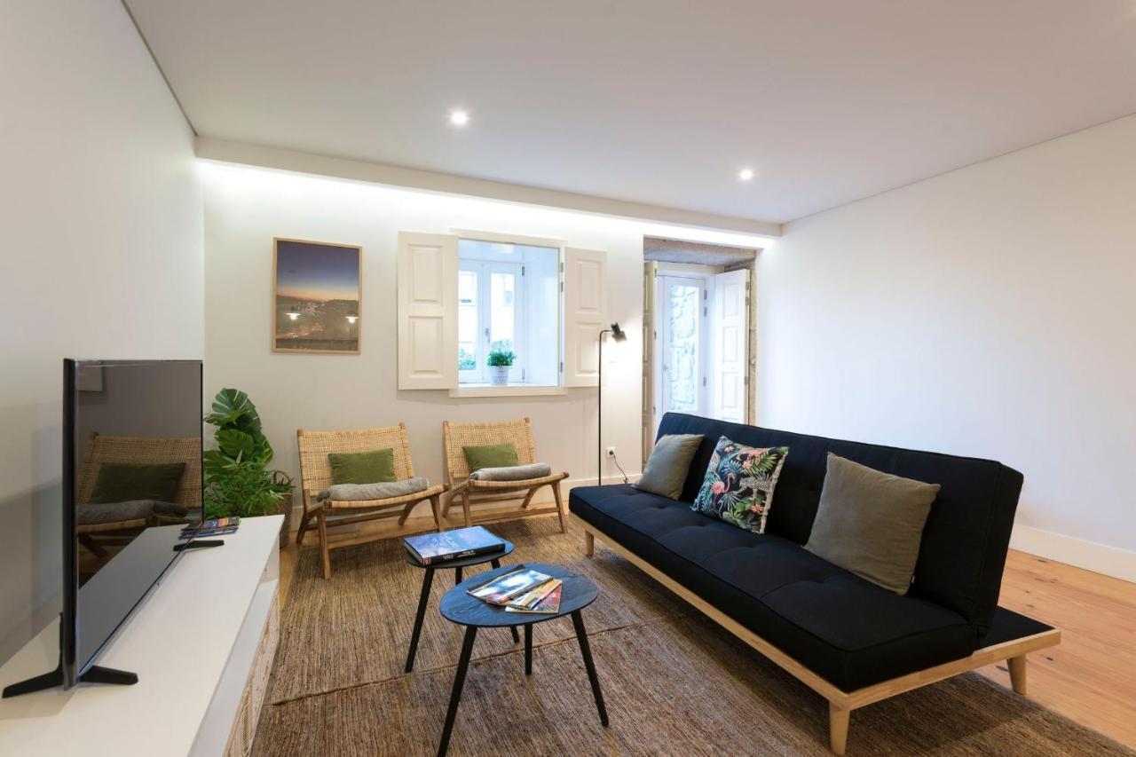 Lovelystay - Peaceful Living W/ Backyard Apartment Porto