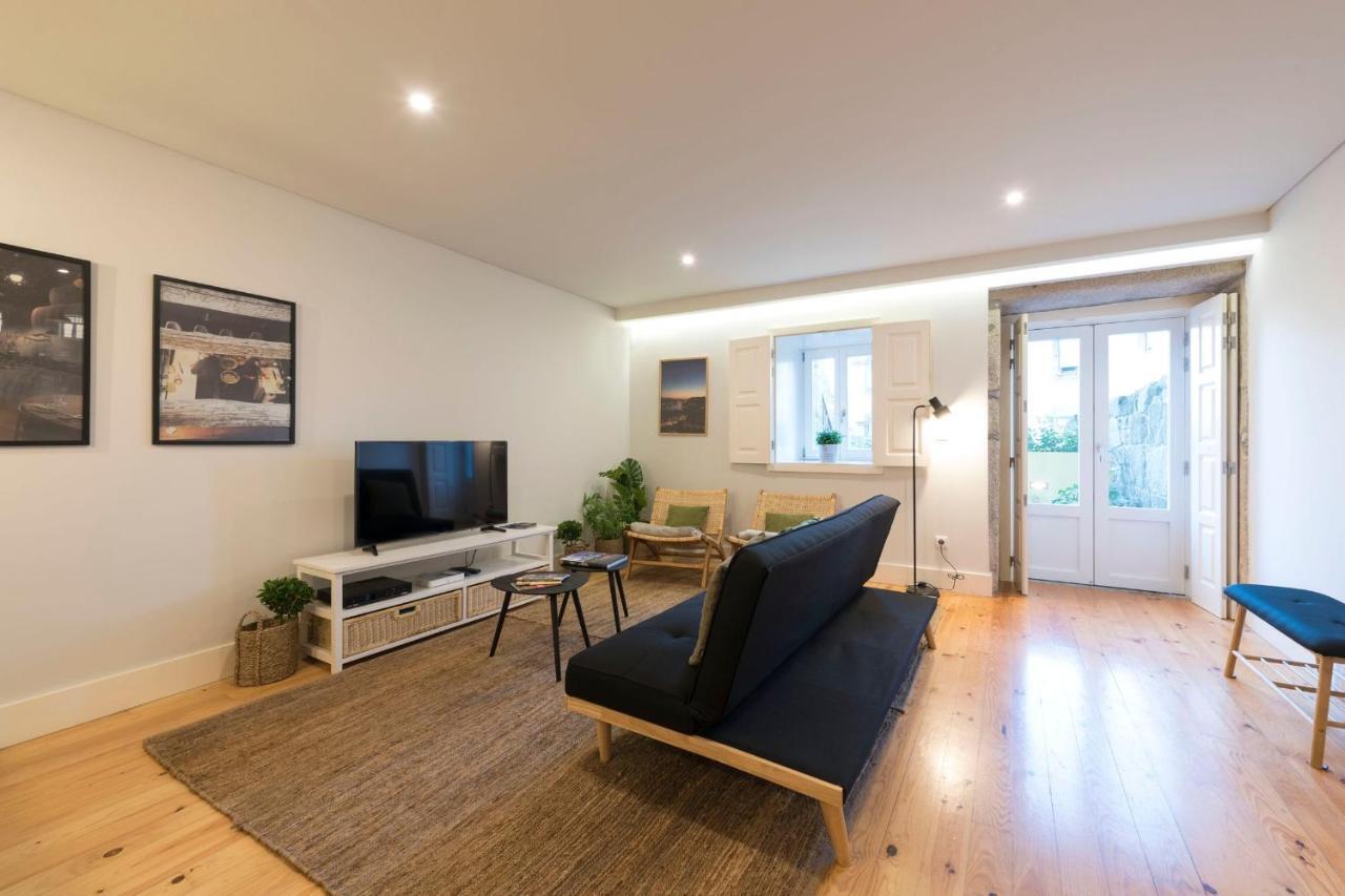 Lovelystay - Peaceful Living W/ Backyard