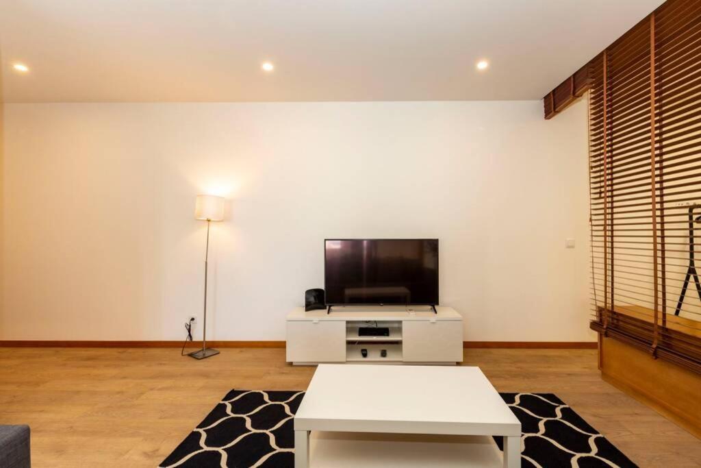 Eiffel Apartment *