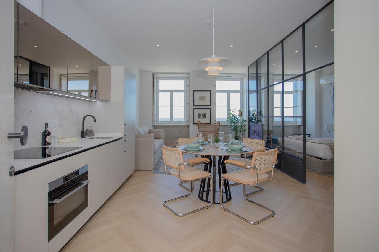 Liiiving In - Luxury Beachfront Apartment Porto