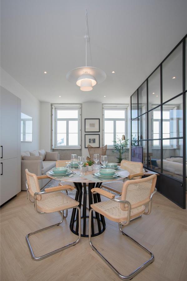 Apartment Liiiving In - Luxury Beachfront *