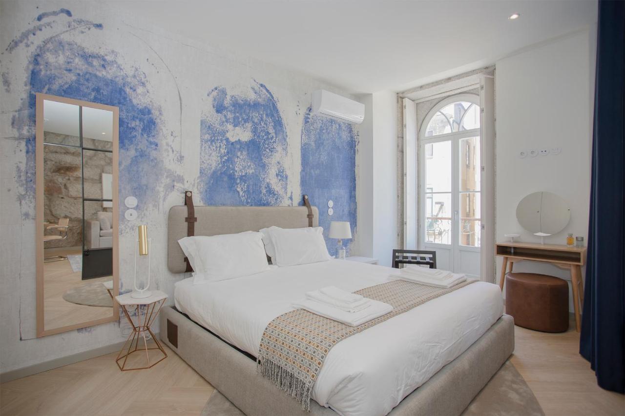 Liiiving In - Luxury Beachfront Apartment *