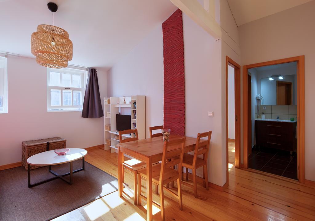 Entreparedes Apartment