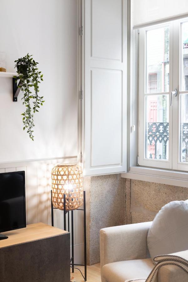 Apartment Sol Modern @ Batalha Metro *
