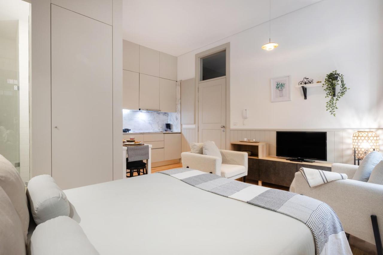 Apartment Sol Modern @ Batalha Metro