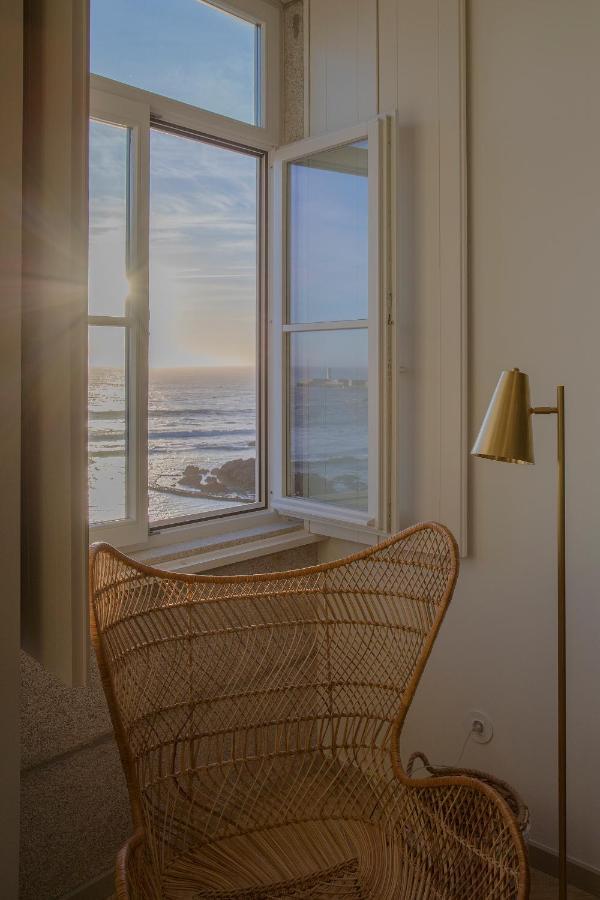 Liiiving In - Luxury Beachfront Apartment *