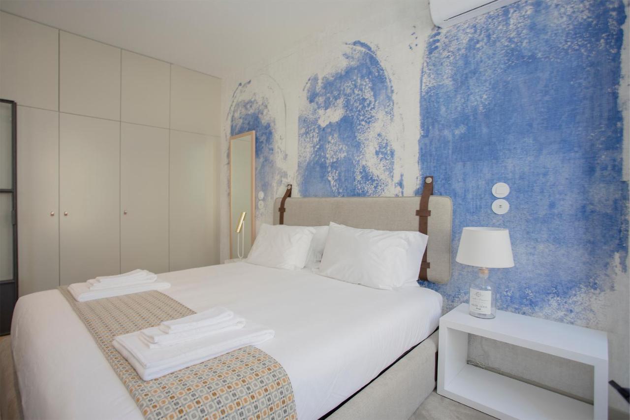 Liiiving In - Luxury Beachfront Apartment
