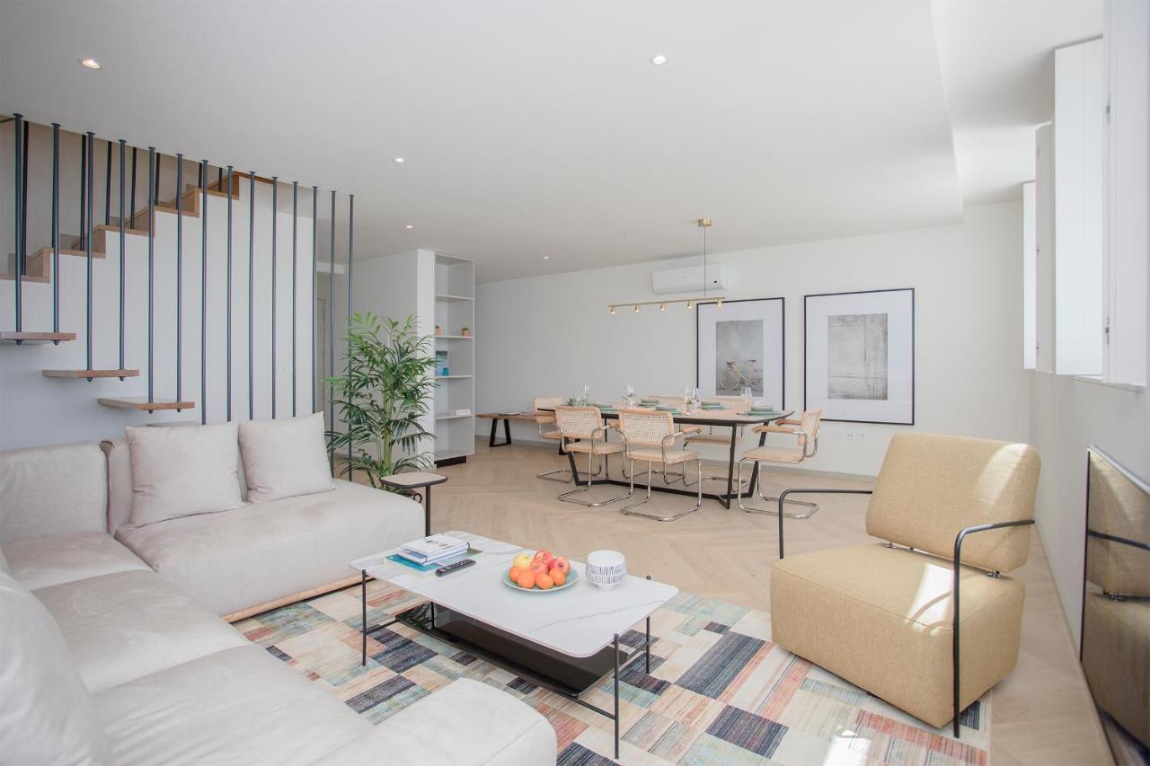 Liiiving In - Luxury Beachfront Porto