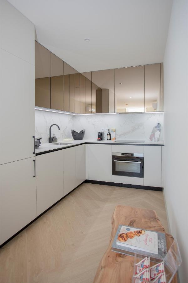 Apartment Liiiving In - Luxury Beachfront *