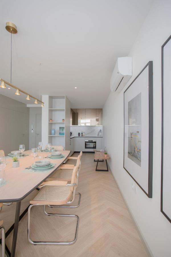 Liiiving In - Luxury Beachfront Apartment *