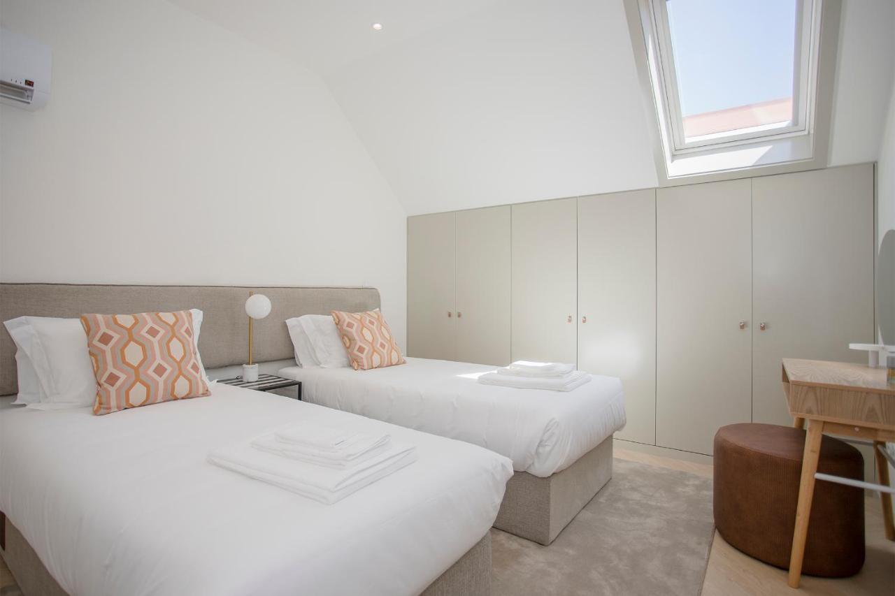 Liiiving In - Luxury Beachfront Apartment Porto