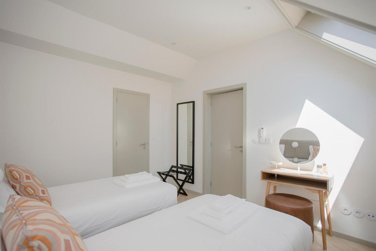 Liiiving In - Luxury Beachfront Apartment *