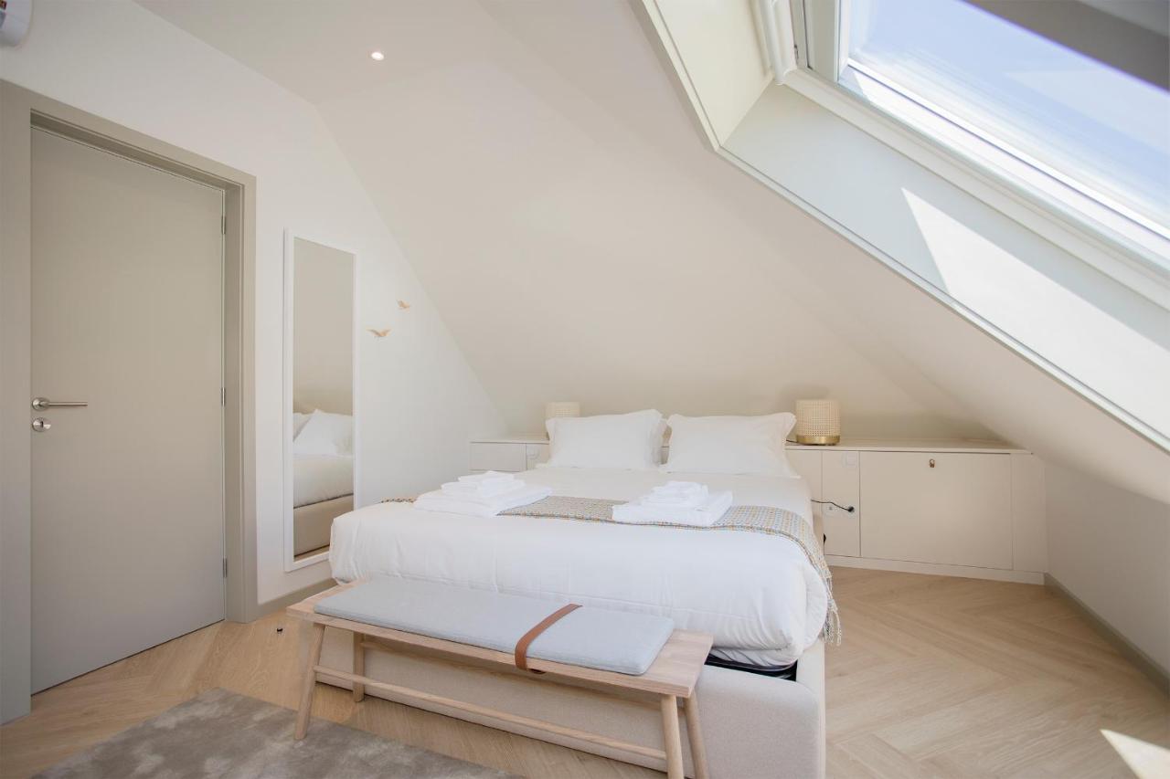 Liiiving In - Luxury Beachfront Apartment Porto