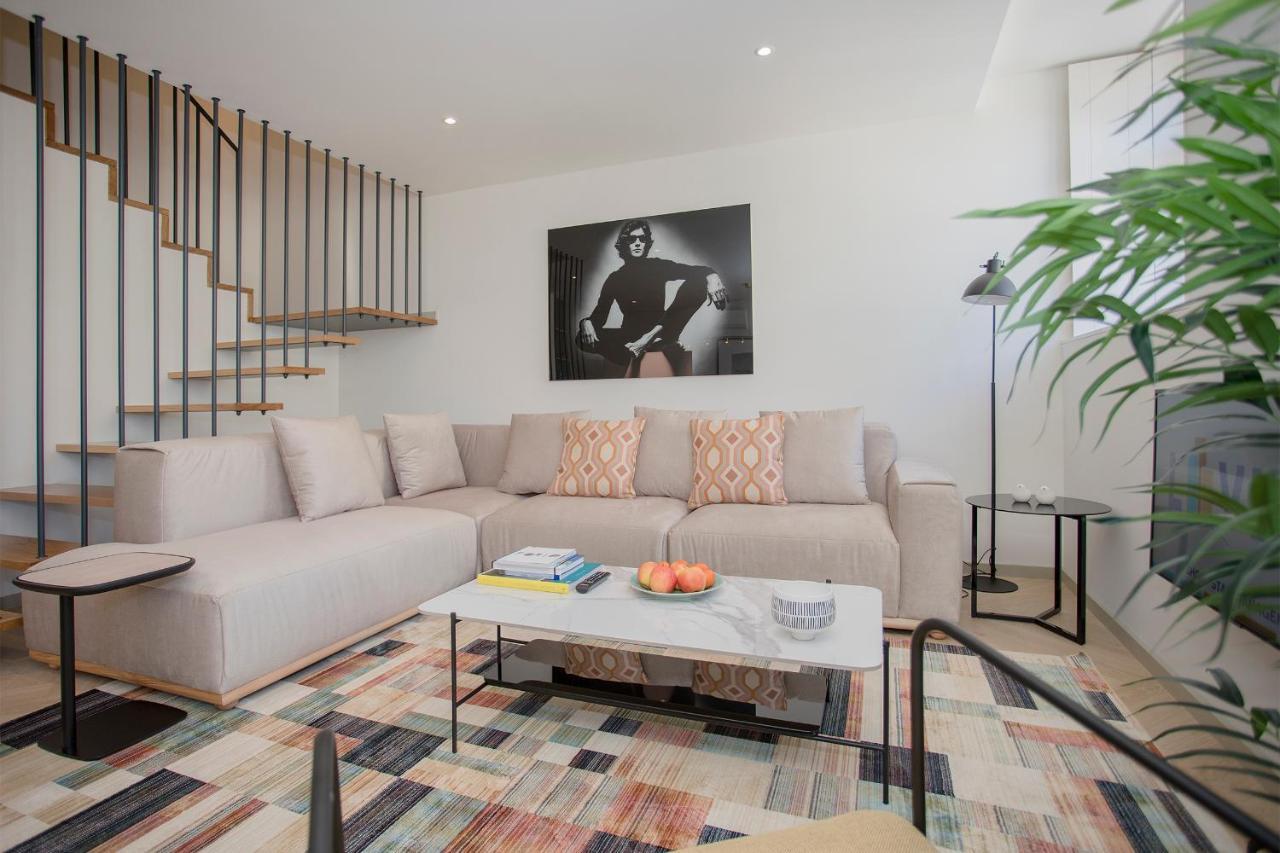 Liiiving In - Luxury Beachfront Apartment Porto