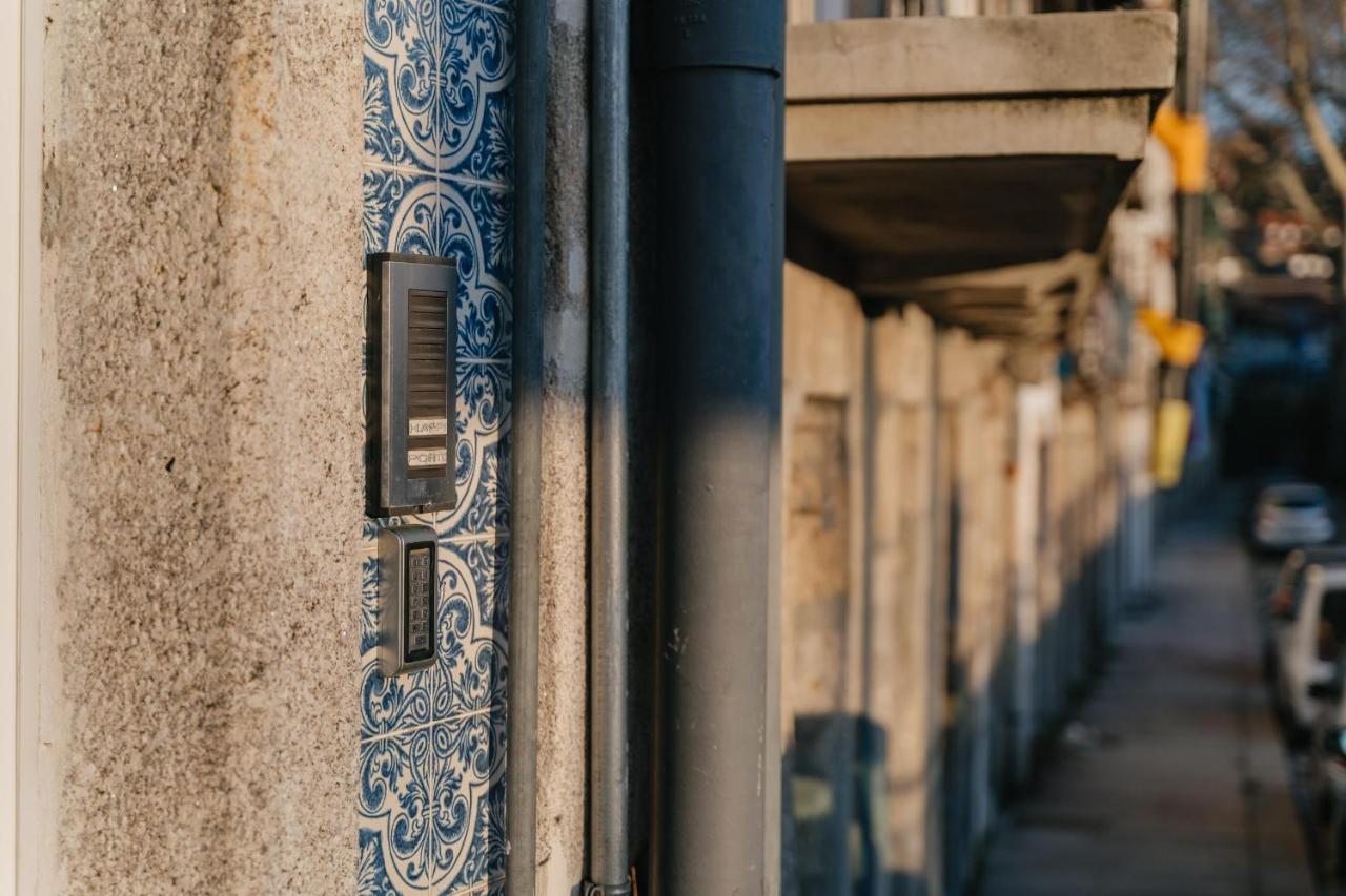 Happy & * Porto