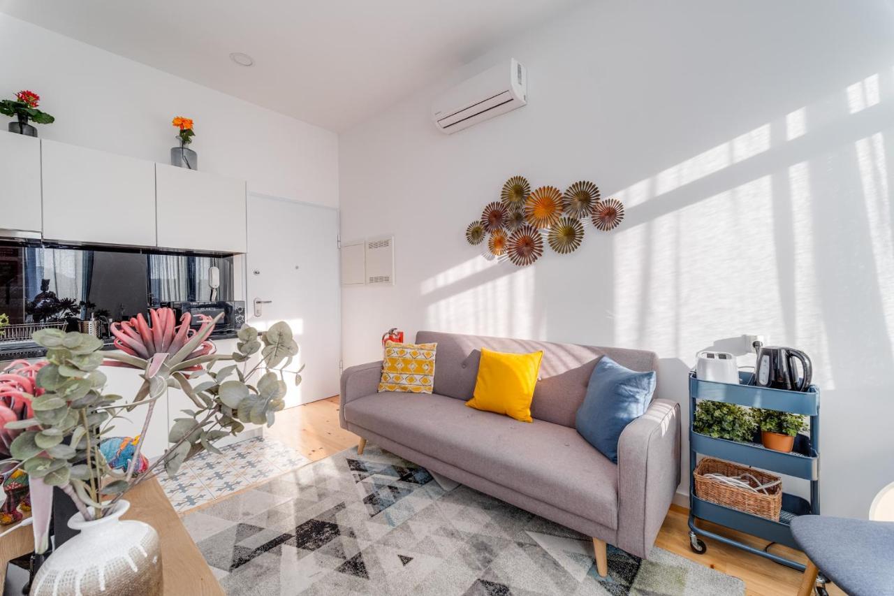 Apartment Nomad's Netto & Subway