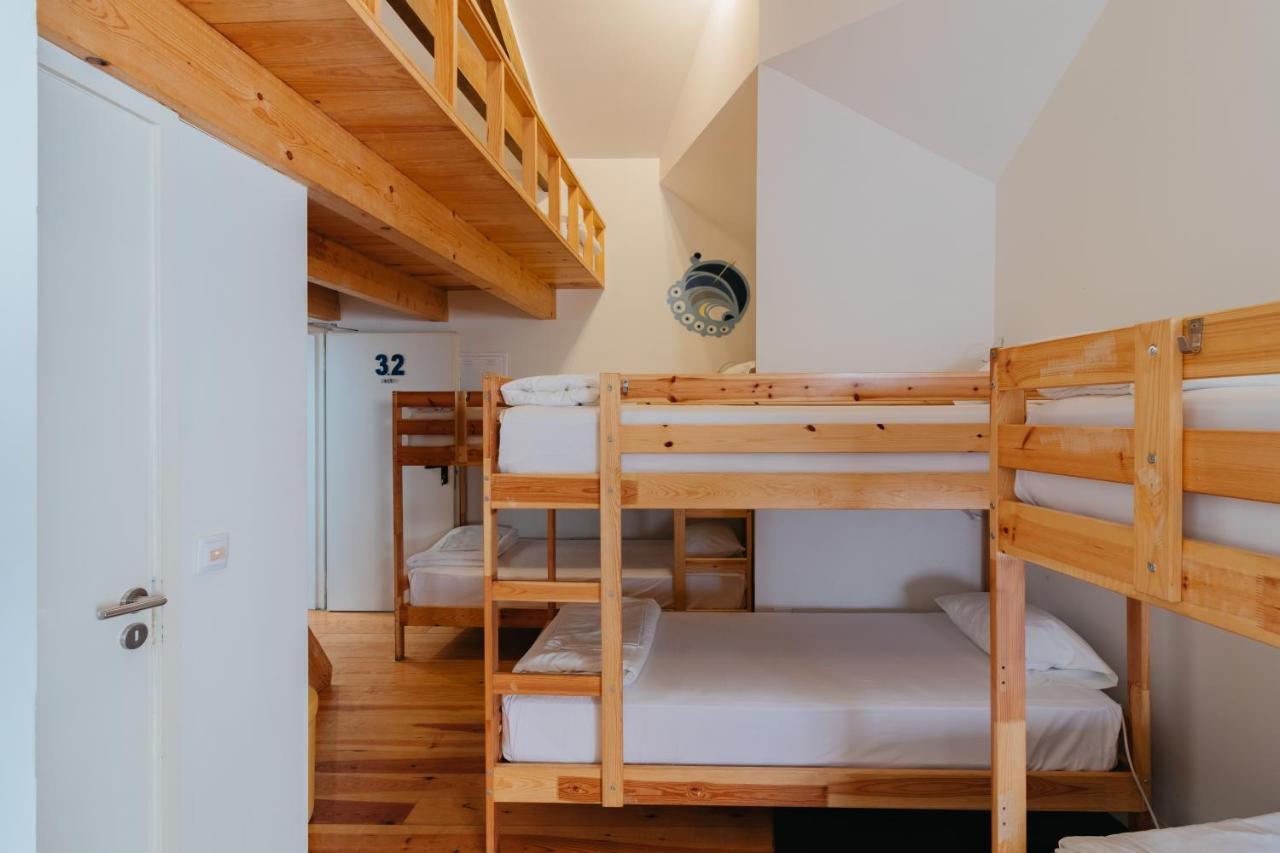 Hostel Happy & *