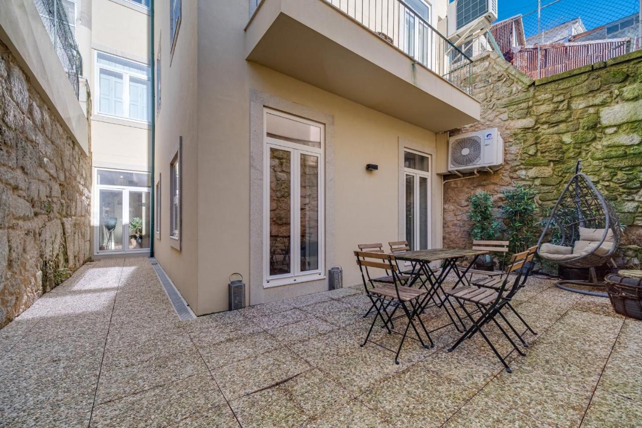 Nomad's Terrace & Spacious Apartment