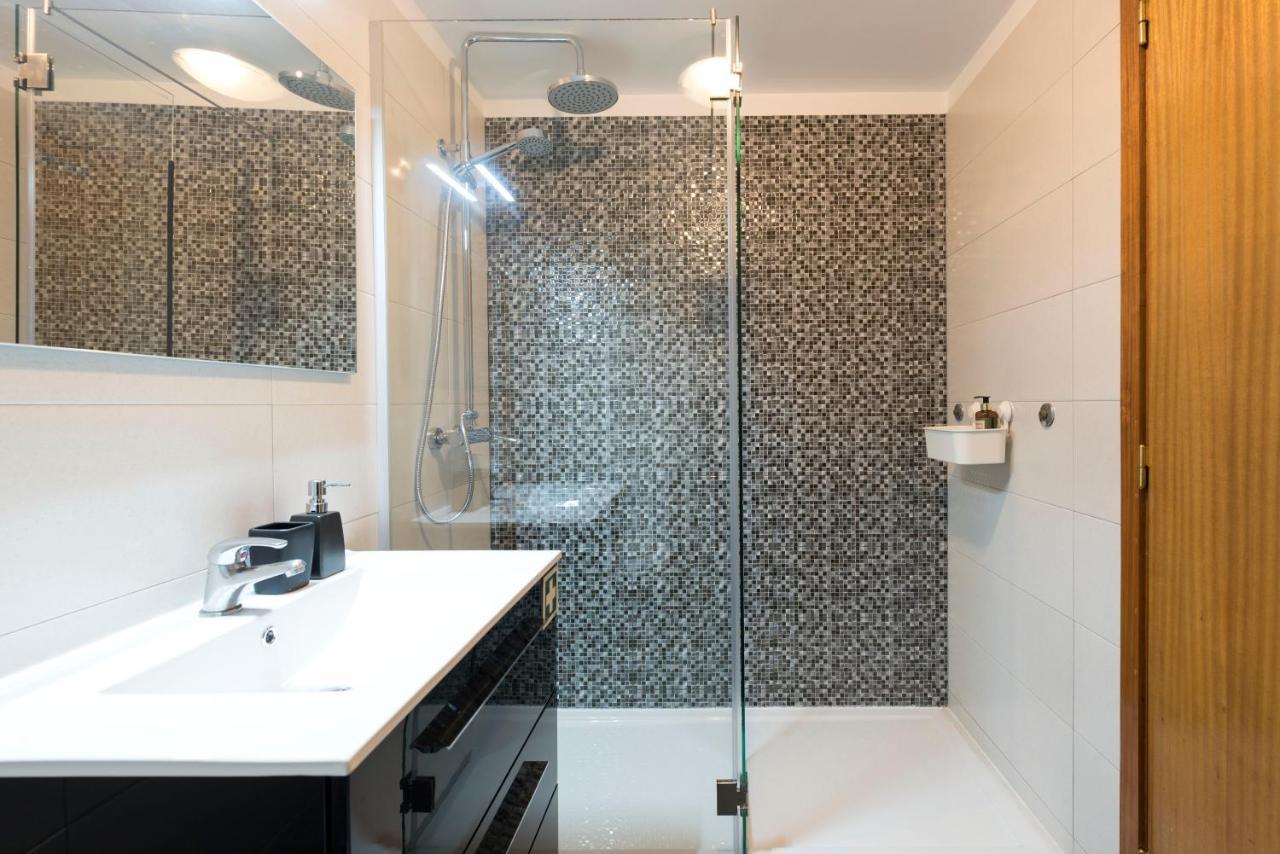 Lovelystay - The Getaway Duplex - Free Parking Appartement Porto