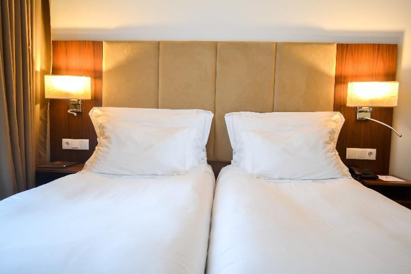 Premium Downtown Hotel 4*