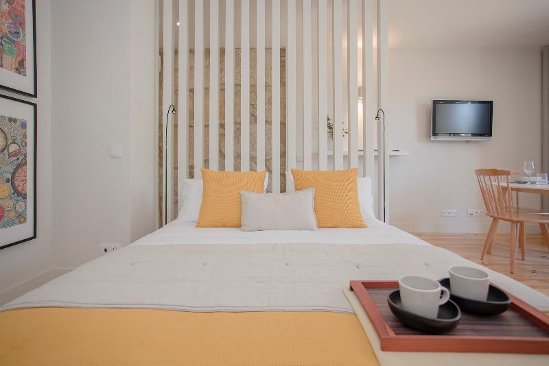Liiiving In - Charming Downtown Delight * Porto