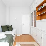 3Br Apartment With Balcony And Free Parking By Lovelystay