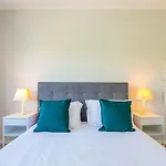 3Br Apartment With Balcony And Free Parking By Lovelystay