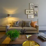 Flh Esqvta Luxury Housing