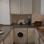 Confortable 1 Bedroom Apartment With Garage And Balcony