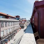 Central Superb Flat W/ Ac & Balcony By Lovelystay