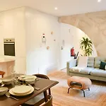 Lindo apartamento 2 quartos com pátio - Batalha