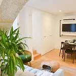 Lindo apartamento 2 quartos com pátio - Batalha