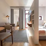 Tripas-Coracao, Almada Charming City Center