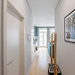 Turquoise Central Flat W Ac & Balcony By Lovelystay