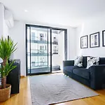 New Camoes Deluxe Apartment With Ac And Free Parking