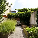 Boutique Rentals- Hidden Garden Porto\'S Downtown