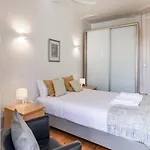 Porto 61 - Bright 2Br W/ Balcony By Lovelystay