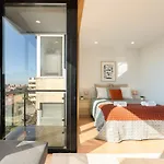 Host Wise - Gorgeous Bright Flat W Balcony