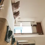Remarkable 1-Bed Apartment In Porto