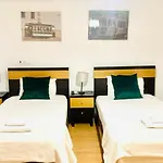 Invicta Porto Guest House