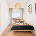 Host Wise - Spacious Modern Flat W Balcony