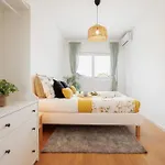 Host Wise - Spacious Modern Flat W Balcony