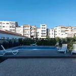 Exotic Flat With Shared Pool & Garden