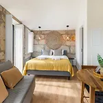 Guestready - Caldeireiros Apts