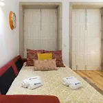 Spacious Bright Flat W/ Terrace By Host Wise