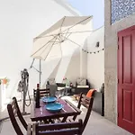 Spacious Bright Flat W/ Terrace By Host Wise