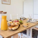 Host Wise - Santa Catarina Cosy Downtown
