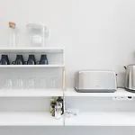 Guestready - Colorful Apt Near Agosto Station