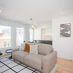Liiiving In Porto-Modern & Glam Rooftop Apartment